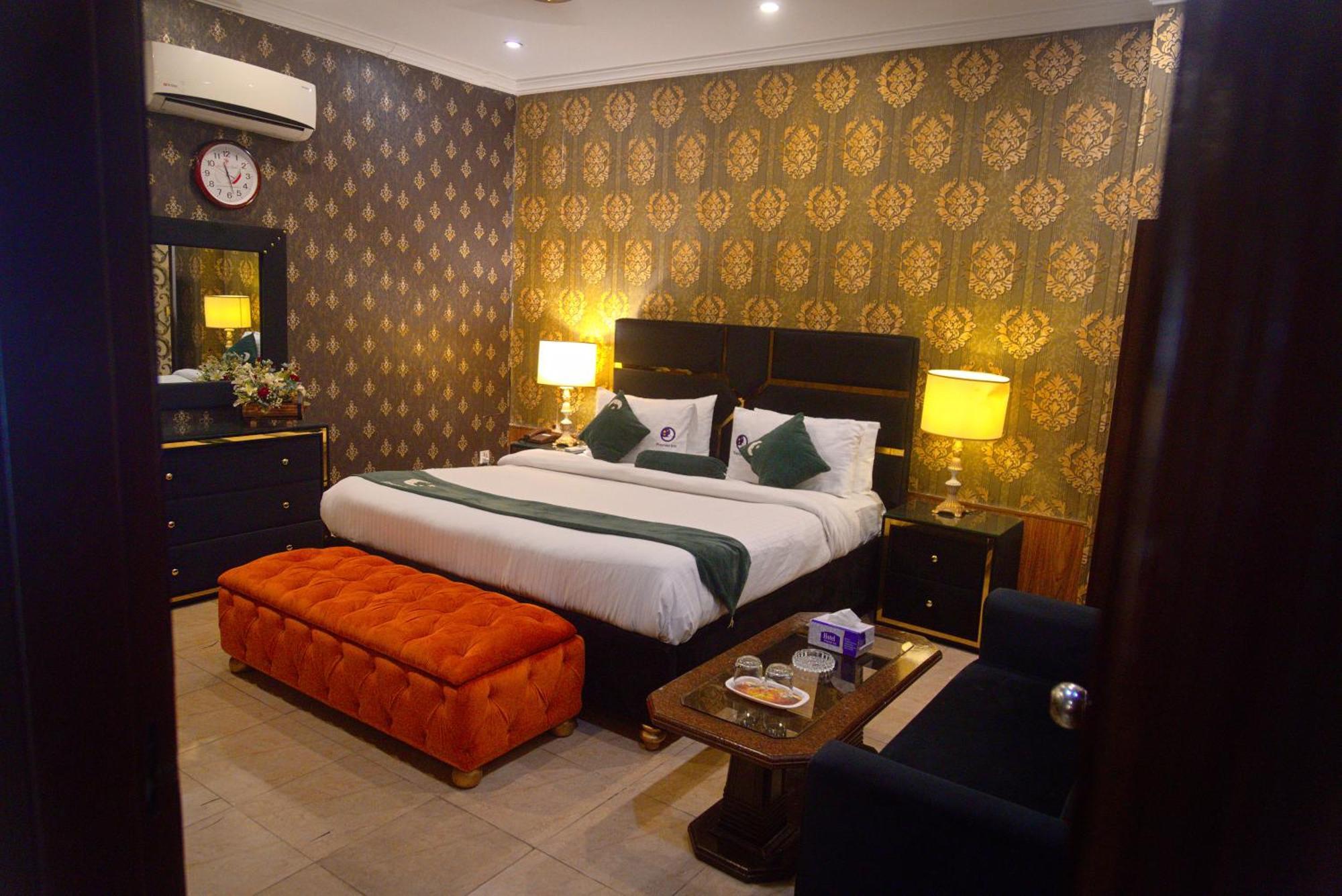 Premier Inn Johar Town Lahaur Zewnętrze zdjęcie