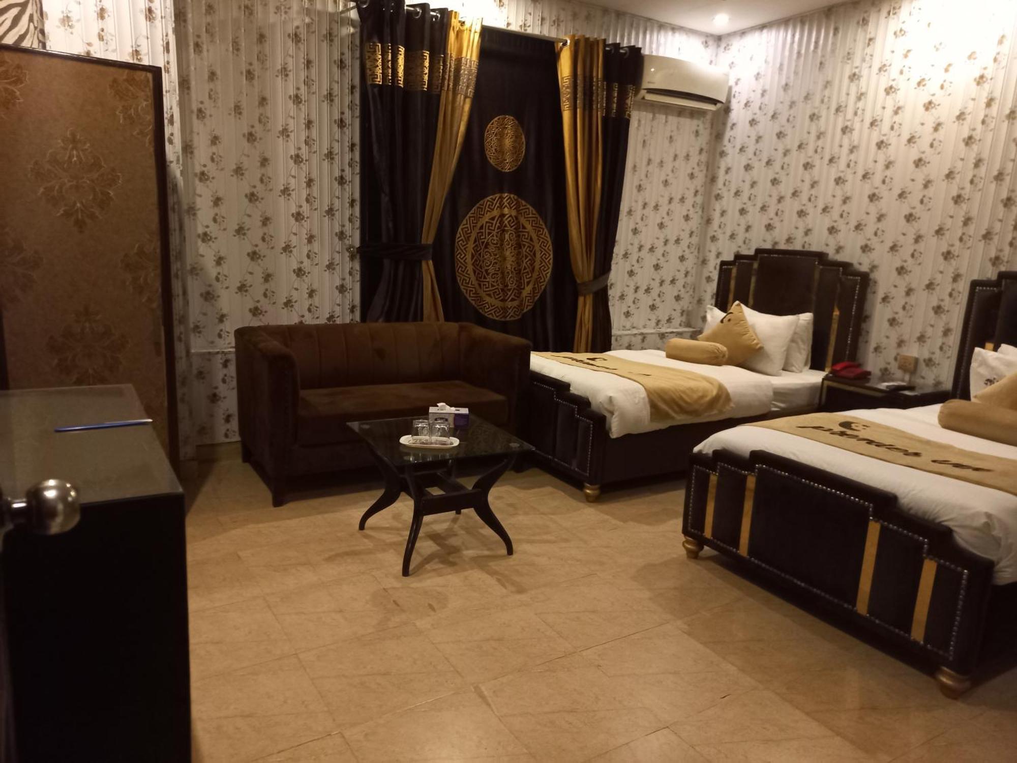 Premier Inn Johar Town Lahaur Zewnętrze zdjęcie